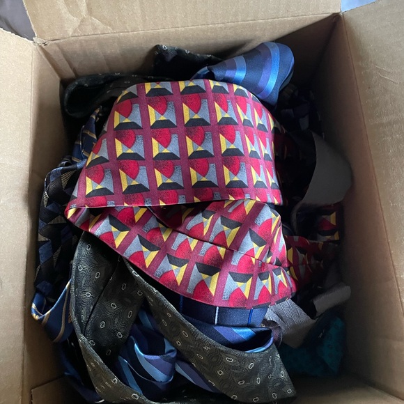 Assorted Patterned Ties Collection - Picture 3 of 5